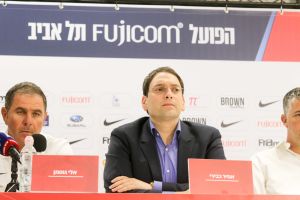 עם הראש למטה