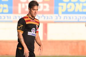 פאס. קבע חלוקת נקודות שניות לפני הסיום