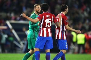 שחקני אתלטיקו מברכים את אובלק