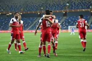 שחקני הפועל חיפה חוגגים. ענו לניר ברקוביץ'