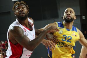 ריצ'רד האוואל (משמאל)