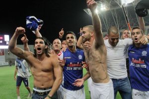 מכבי פתח תקווה חוגגת הישארות