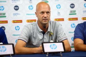 קרויף. "החתמות שחקנים? נעשה זאת בצורה מסודרת"