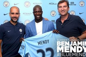 מנדי מוצג במנצ'סטר סיטי