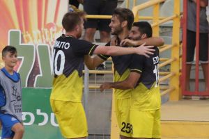 אנתוני וארן