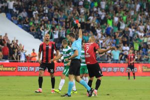 זיו אדלר שולף אדום