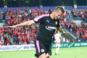 תומאש פקהארט