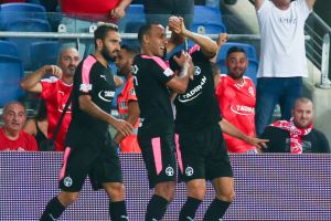 שחקני הפועל באר שבע חוגגים