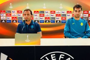 ויאריאל במסיבת העיתונאים בנתניה