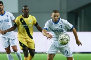 שון וייסמן מול אביב אברהם