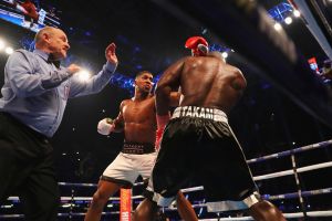 אנתוני ג'ושוע מול קרלוס טקאם