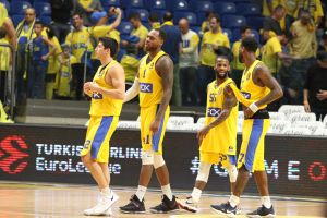 שחקני מכבי תל אביב