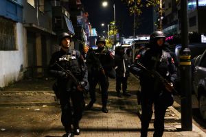 משטרת אלבניה מאבטחת את ישראל