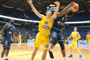 איתי שגב מול ג'ורדן לויד