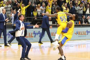 ג'קסון חוגג