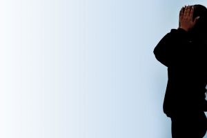 אישה מוכה, אילוסטרציה