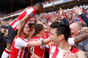 פ.ס.וו חוגגת אליפות