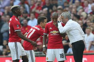 ז'וזה מוריניו עם פול פוגבה