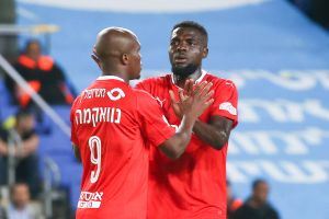 ג'ון אוגו וטוני ווקאמה