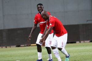 טוני וואקמה וג'ון אוגו