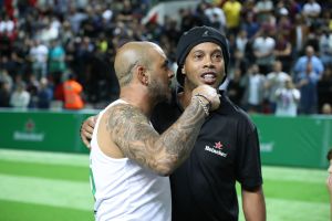 רונאלדיניו, אייל גולן