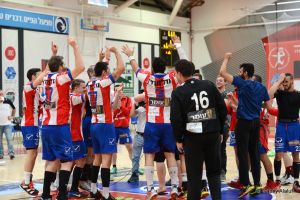 שחקני הפועל ראשון לציון חוגגים