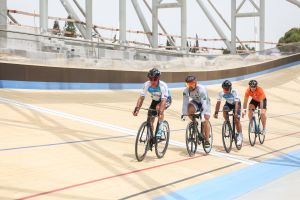 סילבן אדמס והרוכבים (אבישג שאר-ישוב)