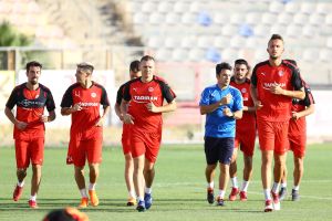 תומאש פקהארט, מיהאי קורהוט