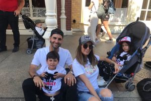 גיא חיימוב עם אשתו והילדים