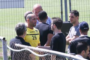 משה חוגג עם טל בן חיים