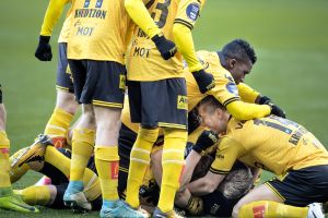 שחקני סארפסבורג חוגגים