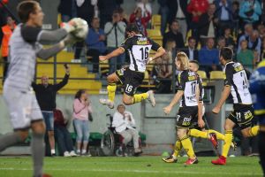 עומרי בן הרוש לוקרן