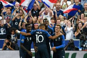 שחקני נבחרת צרפת חוגגים