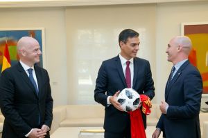 ג'אני אינפנטינו, לואיס רוביאלס, פדרו סאנצ'ס