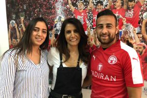 דיא סבע, אלונה ברקת