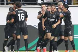 שחקני פרנקפורט חוגגים