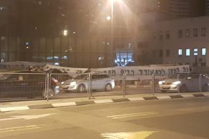 אוהדי מכבי חיפה מפגינים