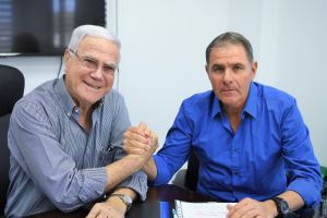 אלי גוטמן, יעקב שחר