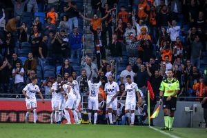 שחקני בני יהודה חוגגים