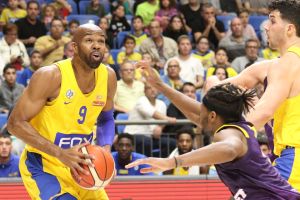 מכבי תל אביב נגד חולון