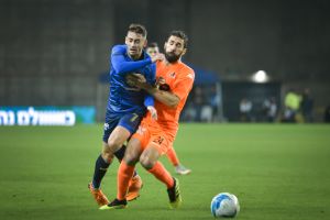 עומר אצילי, קרלוס קוויאר