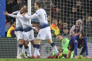 שחקני טוטנהאם חוגגים