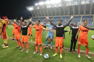 שחקני בני יהודה חוגגים