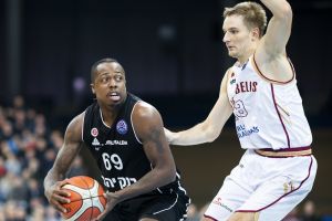 ג'ייקובן בראון