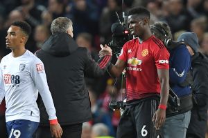 פול פוגבה עם אולה גונאר סולשיאר