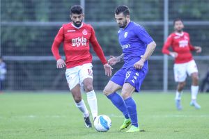 וובה בראון, רועי זיקרי