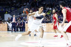 גוסטבו איון