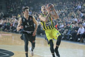 קוסטאס סלוקאס