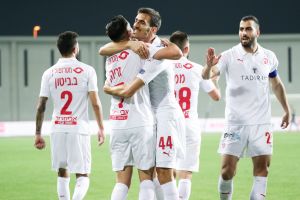 שחקני הפועל באר שבע חוגגים