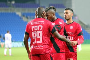 שחקני חדרה חוגגים